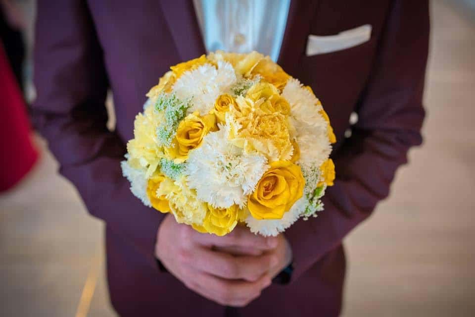 פרחים בחתונה זו קלאסיקה פשוטה שאף פעם לא מתיישנת או יוצאת מהאופנה. צילום: denis butnaru 
